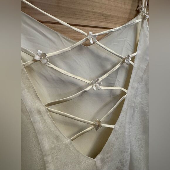 Vintage Zum Zum Niki Livas Size Medium Pale Daffodil Cross Back Floral Ball Gown - Picture 13 of 16